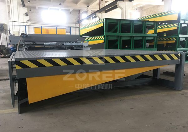 固定登車橋 固定登車橋