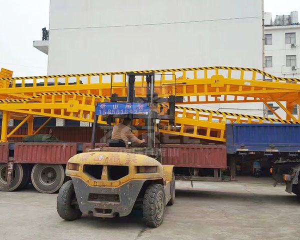 移動登車橋 移動登車橋